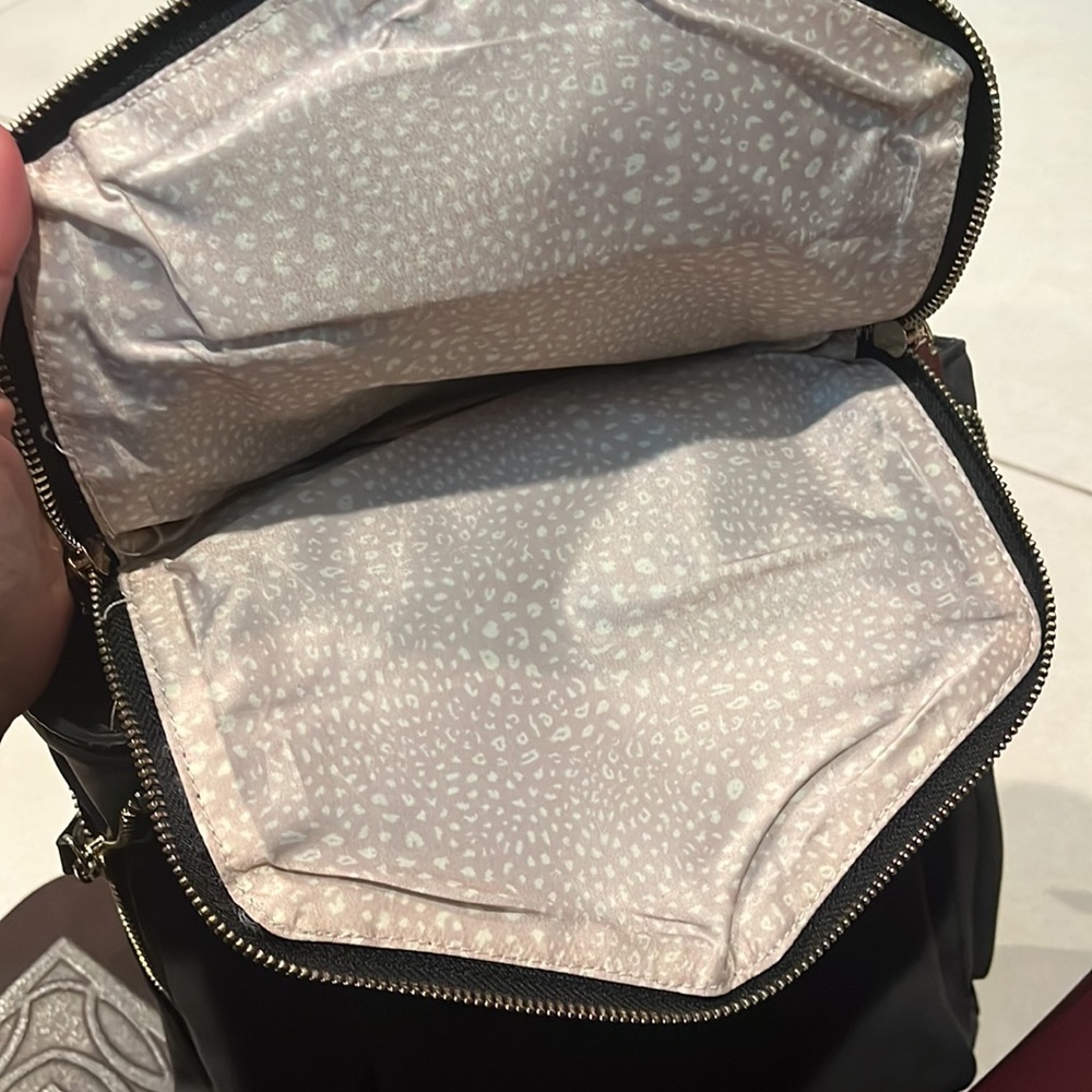 Tonni triple compartment backpack by violet ray - Picture 8 of 8